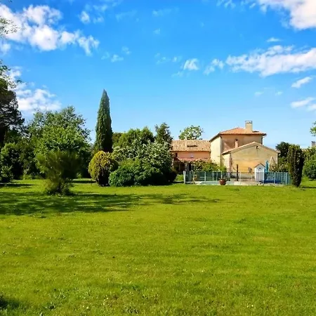 Cinegite Du Jardin Aux Etoiles - Proche De Emilion Guest house Saint-Pey-de-Castets